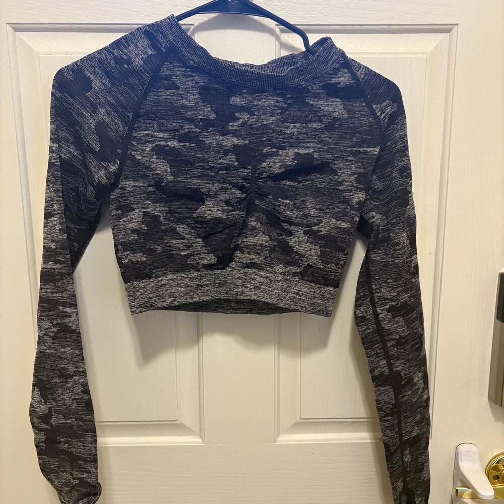 Camo long sleeve workout top size M